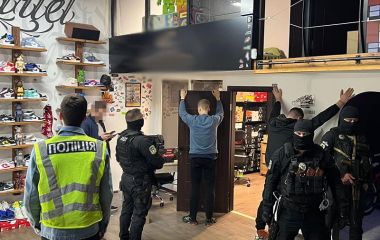 Затримали групу осіб на збуті наркотичних засобів