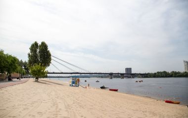 Дно акваторій київських пляжів перевіряють