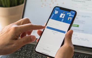 Застосунок Facebook для iOS тепер доступний українською