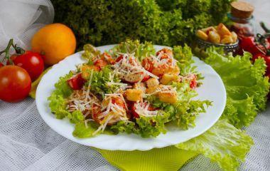 Як приготувати класичний салат Цезар